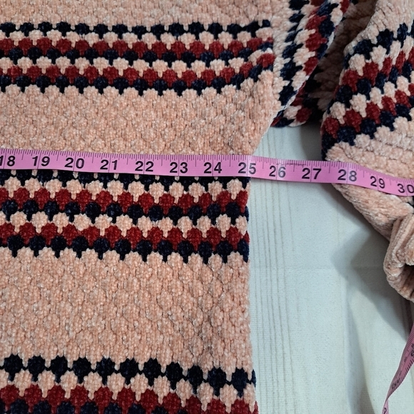 Forever 21 Fuzzy Sweater Size Medium Pink Red Blue - Picture 5 of 10